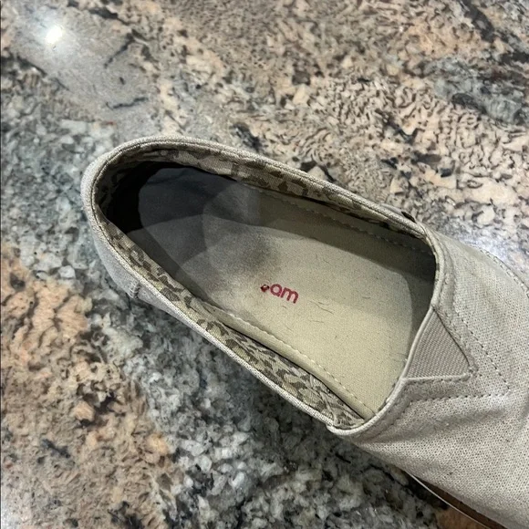 Bobs from Sketchers Women's Beige Slip-On Loafers - Picture 4 of 5